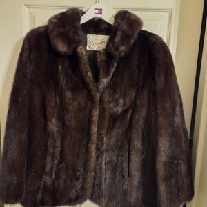 Luxurious Brown Mink Fur Coat in VERY Good Condition. Women's Size M